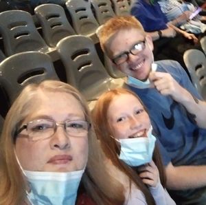 Meet your Posher, April